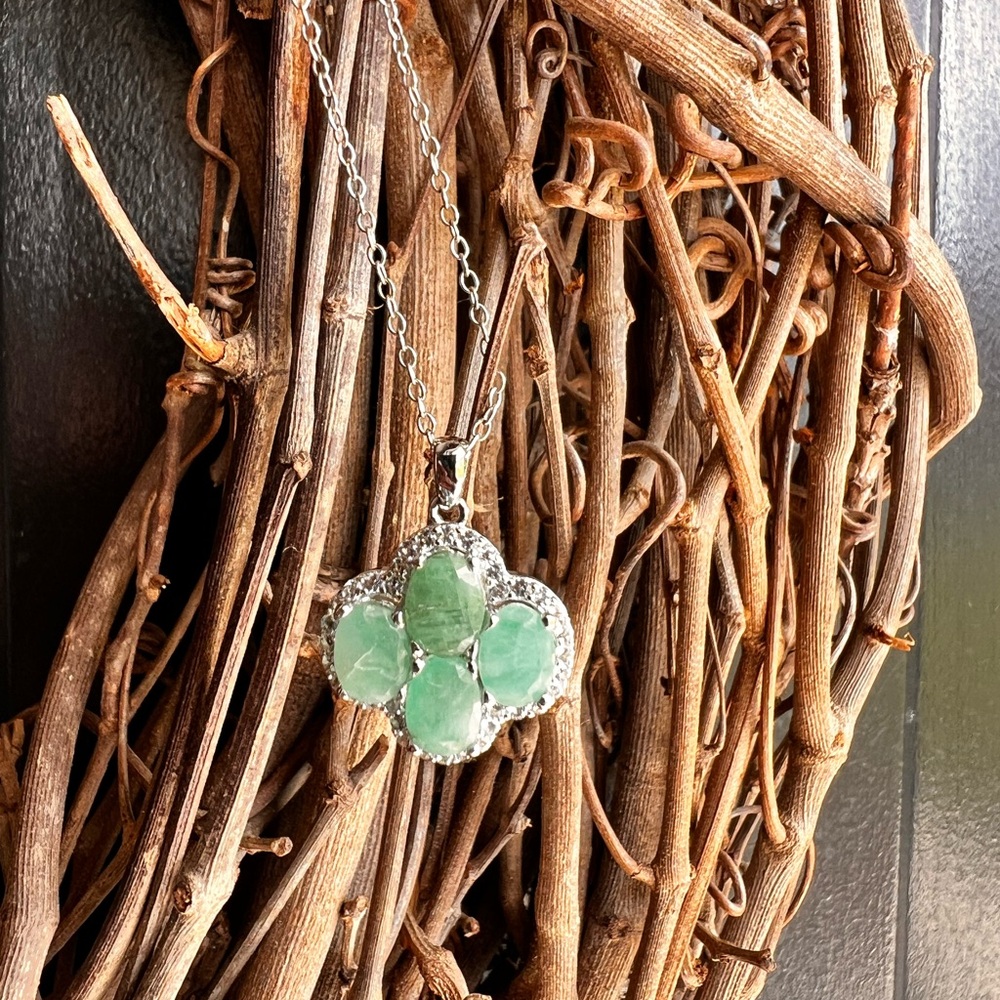 Sterling Oval Cut Emerald Gemstone necklace & pendant